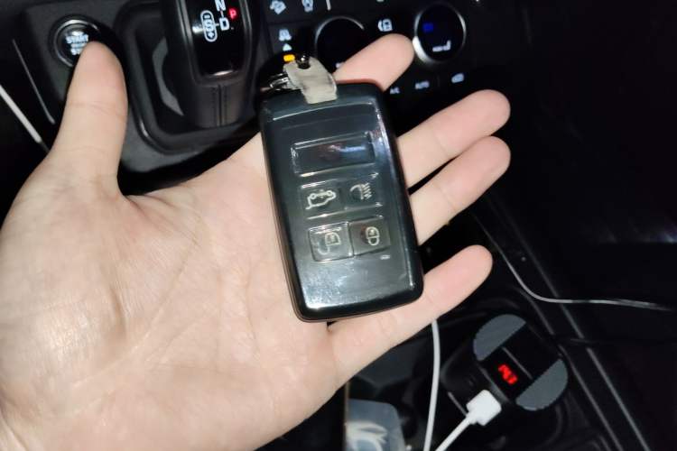 Used Land Rover Defender 2023 Facelift 110 3.0T P400 X-DYNAMIC HSE Vehicle Key