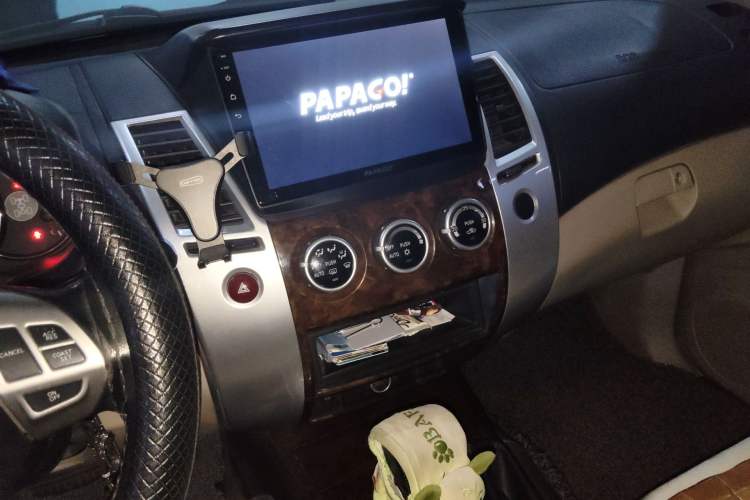 Used Mitsubishi Pajero Sport 2013 3.0L Automatic 4x4 Flagship Edition
