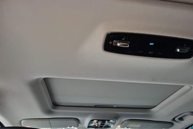 Used Roewe iMAX8 2021 400TGI Supreme Series Lu Zun Edition
