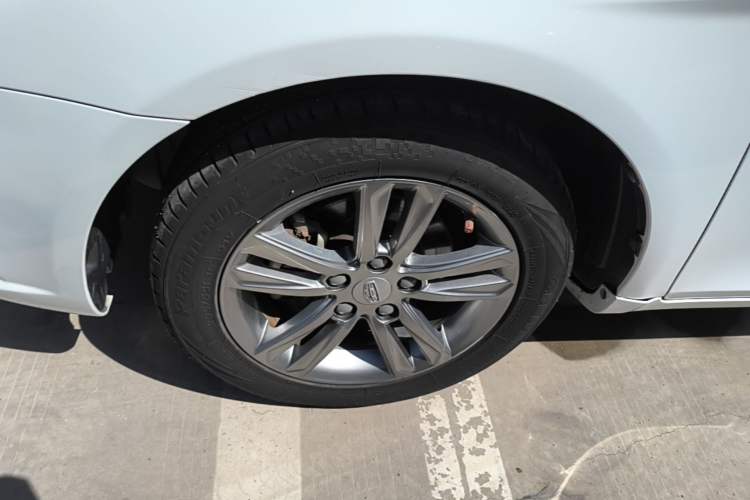 Used Geely Auto Emgrand 2017 Sedan Million Edition 1.5L CVT Upward Connectivity Version
