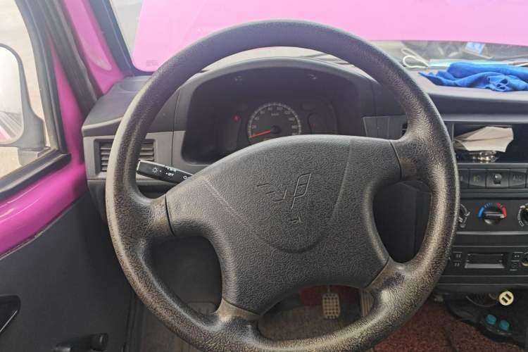 Used Wuling Zhiguang 2015 1.2L Practical LS-I Model
