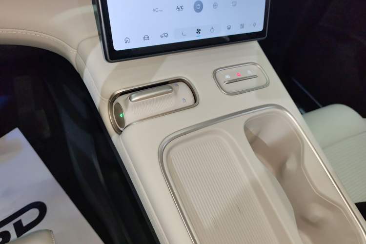 Used Nio ES6 2023 75 kWh Gear Lever