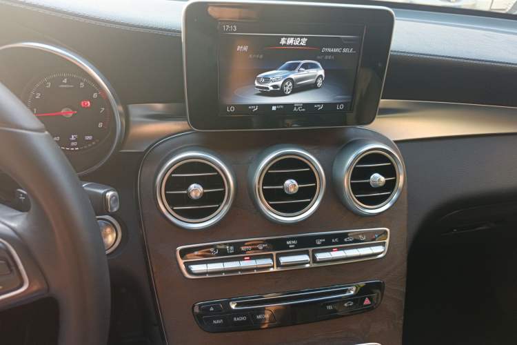 Used Mercedes-Benz GLC 2016 GLC 300 4MATIC Dynamic Model Audio And AC Panel