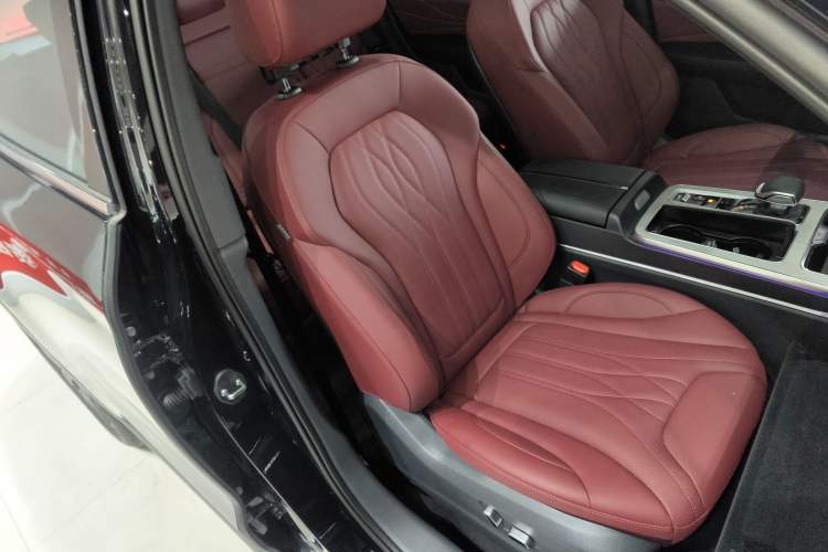 Used Hongqi HS5 2025 2.0T Two-Wheel-Drive Xuan Ying Edition