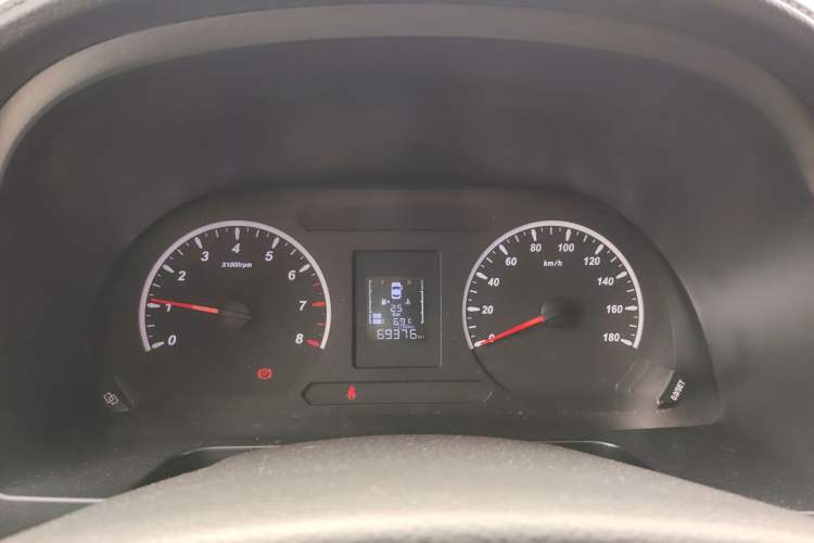 Used FORTHING Lingzhi 2019 M5L 1.6L 7-Seater Exclusive Model China VI Standard
