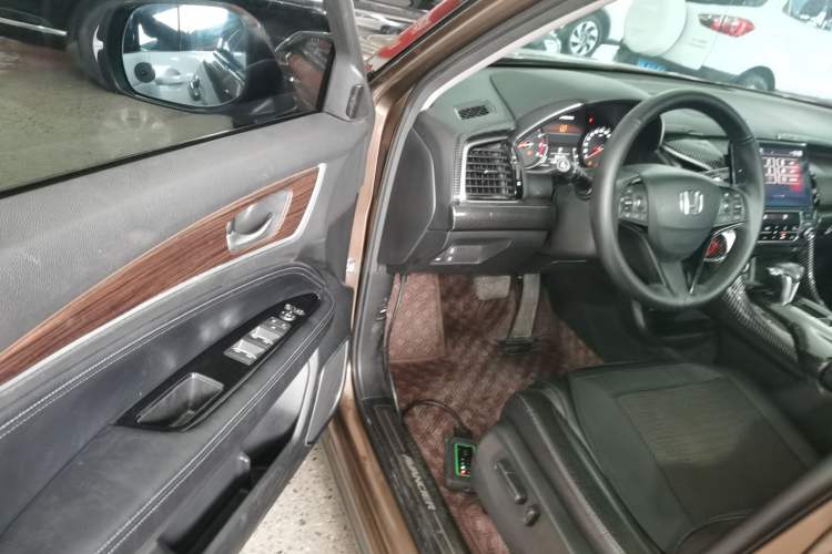 Used Honda Avancier 2017 240TURBO Two-Wheel Drive Premium Edition
