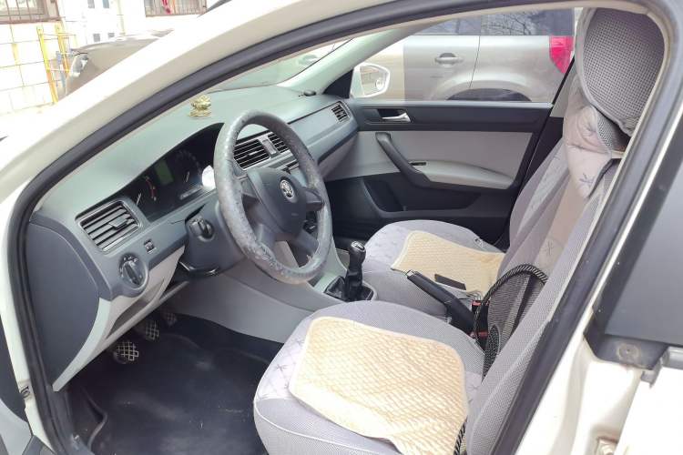 Used Skoda Rapid 2013 1.6L Manual Smart Selection Model