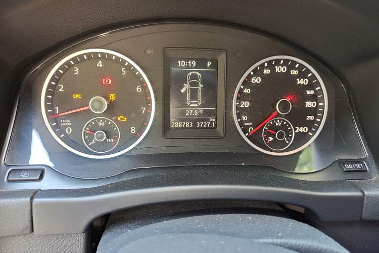 Used Volkswagen Tiguan 2012 1.8TSI Automatic Two-Wheel Drive Trend Edition Odometer Close Up