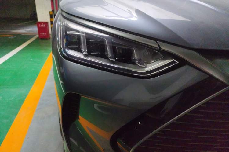 Used BYD Song PLUS New Energy 2021 DM-i 110KM Flagship PLUS Right Front Headlight