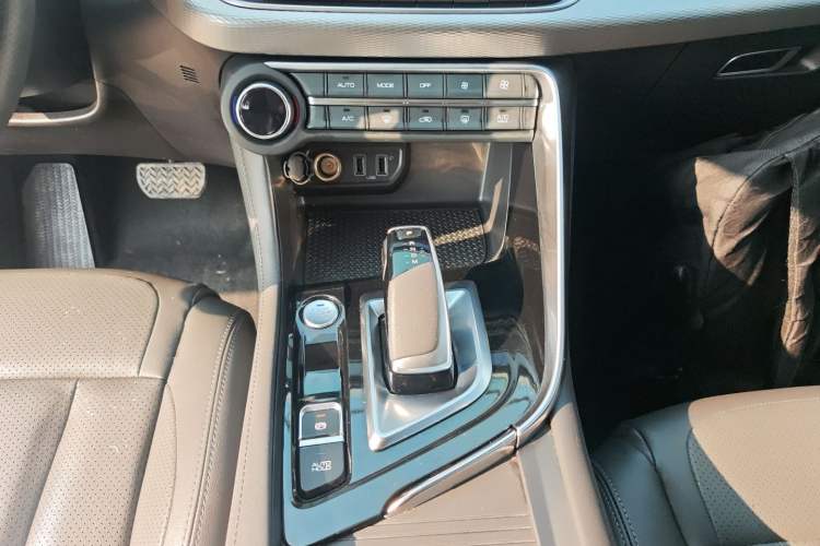 Used Dongfeng Aeolus AX7 2020 1.6T Automatic AI Navigation Model China VI Standard