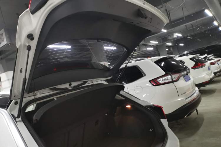 Used Volkswagen T-ROC 2018 280TSI DSG Two-Wheel Drive Advanced Version China V Emission Standard