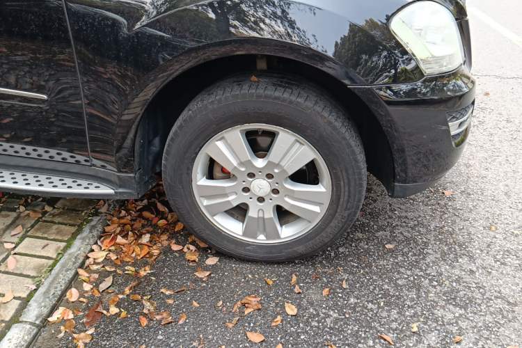 Used Mercedes-Benz M-Class 2010 ML 300 4MATIC
