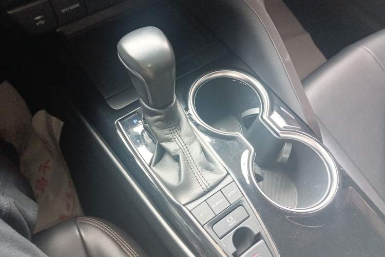 Used Toyota Camry 2018 2.0S FENGSHANG Edition Gear Lever