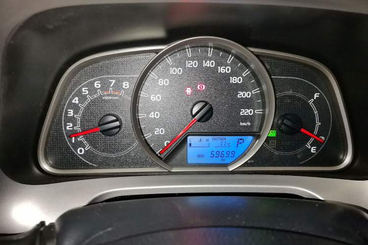 Used Toyota RAV4 2016 2.0L CVT Two-Wheel Drive Fashion Edition China V Standard
