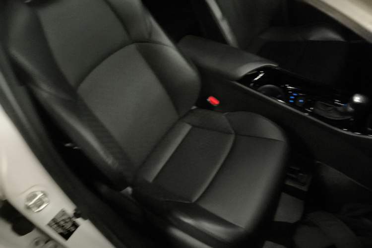 Used Toyota IZOA 2021 2.0L Yichi Version
