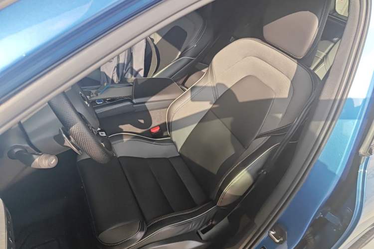 Used Volvo XC60 New Energy 2020 T8 eDrive Hybrid – Smart & Sporty Edition