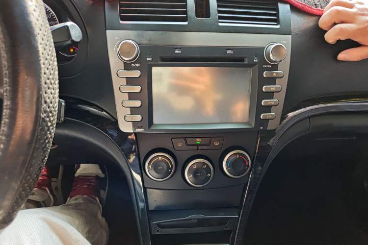 Used Haima Fumei 2013 Sedan 1.6L Manual Fashion Edition Audio And AC Panel