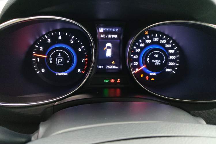 Used Hyundai Santa Fe Classic 2013 3.0L Four-Wheel Drive Luxury Edition 7 Seats Euro IV Odometer Close Up