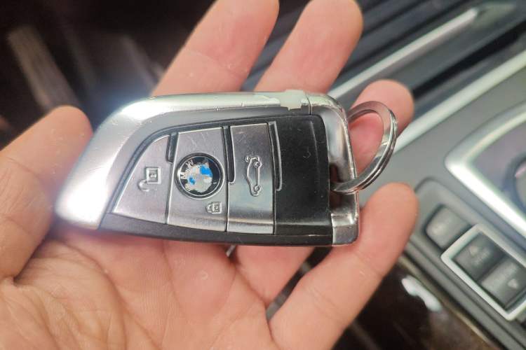 Used BMW X5 2017 xDrive28i Vehicle Key