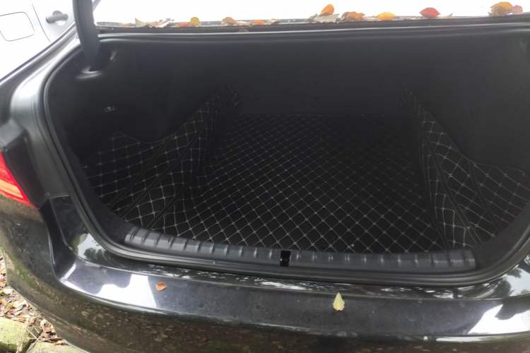 Used BMW 5 Series 2018 525Li M Sport Package Trunk