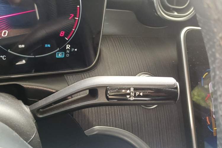 Used Mercedes-Benz C-Class 2024 Restyled C 260 L Sport Edition Gear Lever