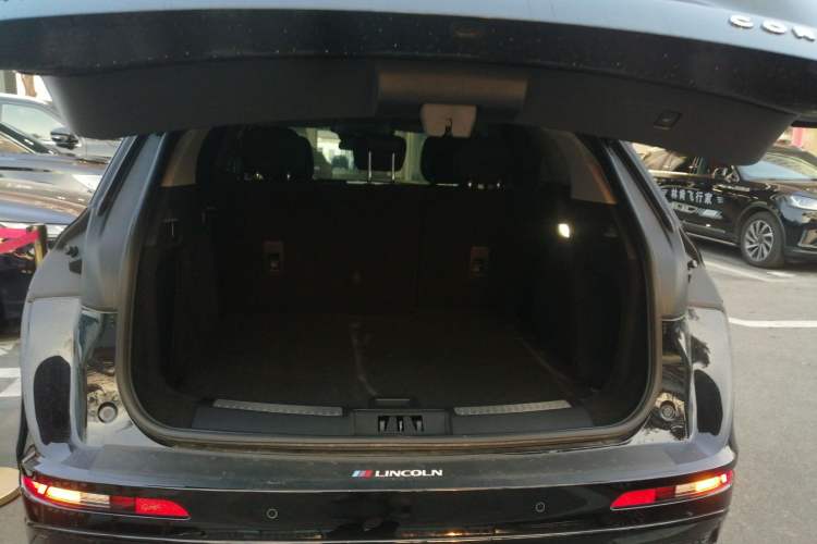 Used Lincoln Corsair 2024 1.5T Two-Wheel Drive Deluxe Hybrid Version Trunk