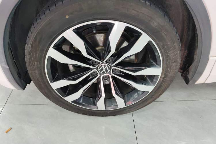 Used Volkswagen Tiguan L 2021 330TSI Automatic Two-Wheel Drive R-Line Enhanced Edition
