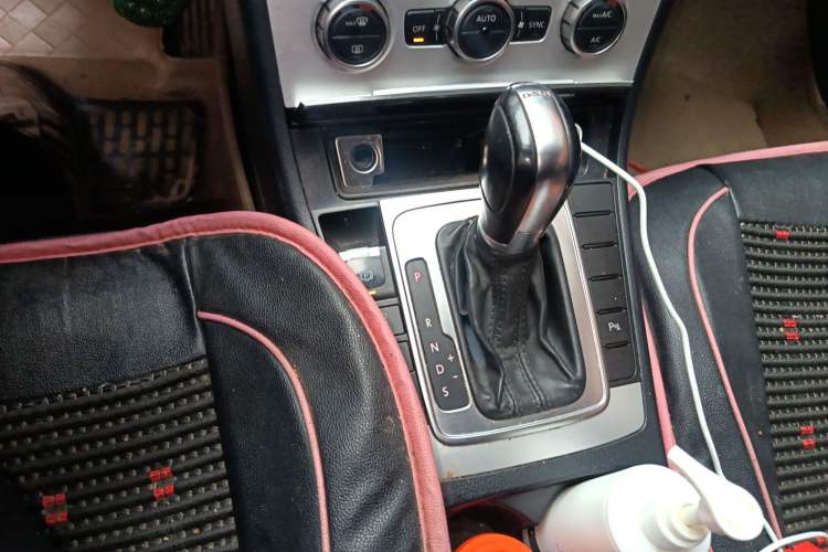 Used Volkswagen Magotan 2012 1.8TSI Comfort Model Gear Lever