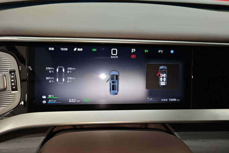 Used Denza D9 2025 DM-i Intelligent Drive 1020 Four-Wheel Drive Flagship Model