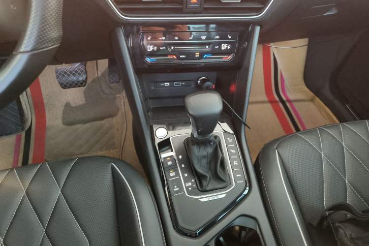 Used Volkswagen Tiguan L New Energy 2023 430 PHEV Plug-in Hybrid Prestige Edition Gear Lever