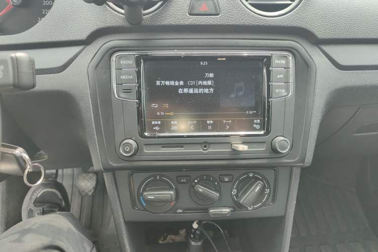 Used Volkswagen Jetta 2015 Value Edition 1.6L Manual Fashionable Style
