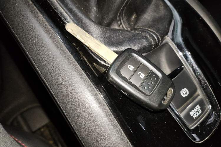 Used Honda Vezel 2015 1.5L manual two-wheel drive Comfort trim level
