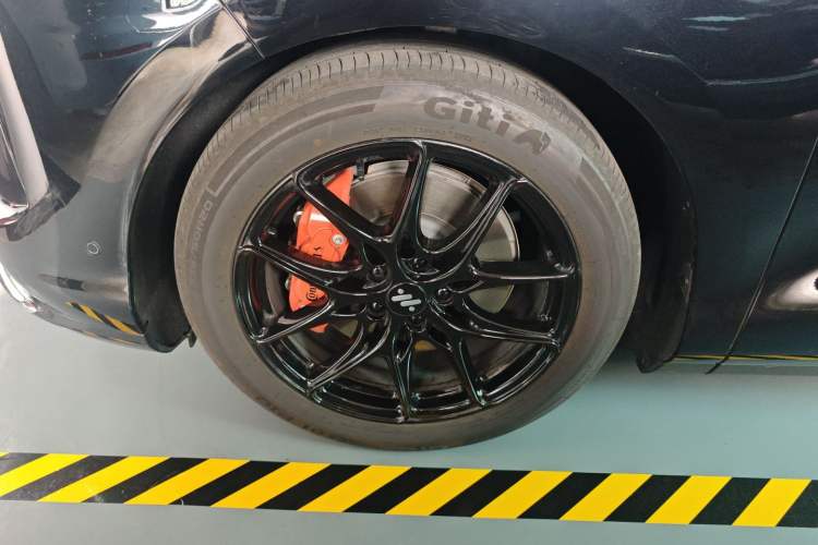 Used IM LS6 2026 Model Range-Extending 66 Max+ Left Front Wheel Hub