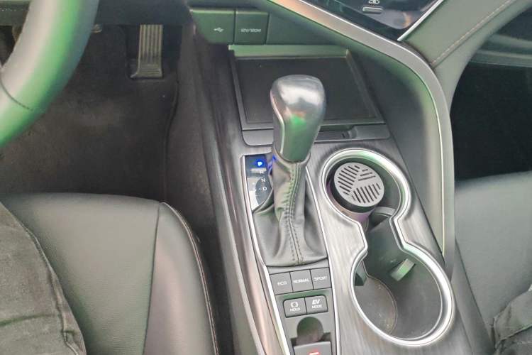 Used Toyota Camry 2021 Dual-Motor 2.5HG Luxury Edition Gear Lever