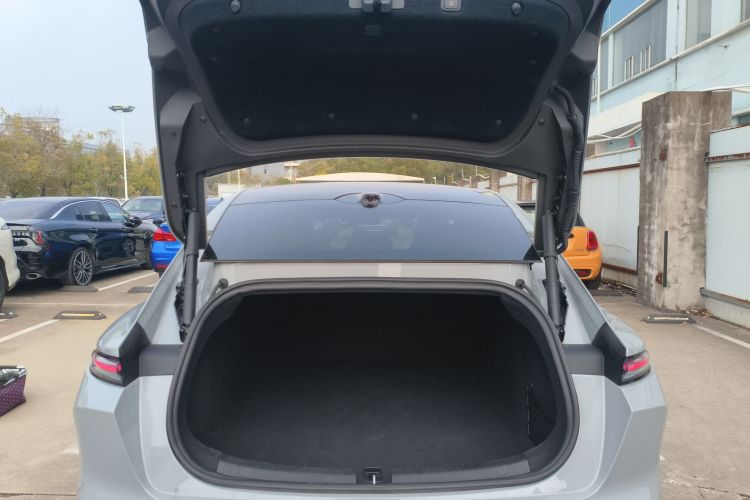 Used Nio ET5 2022 75 kWh Trunk