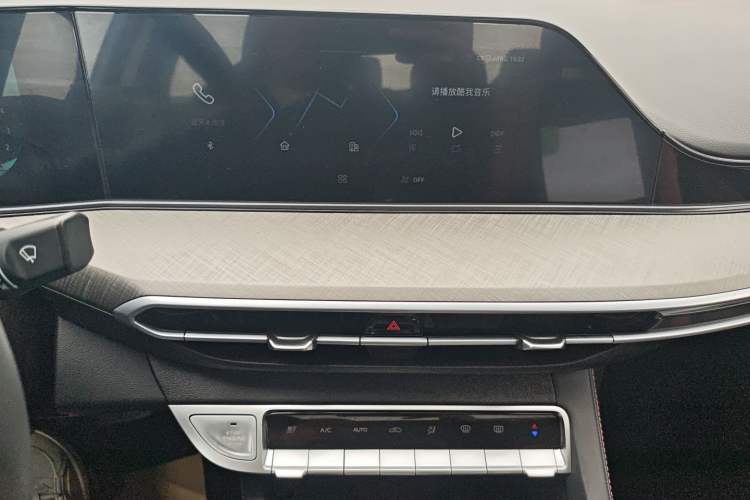 Used CHANGAN Eado 2023 Changan Edition PLUS Blue Whale NE 1.4T GDI DCT Prestige Version Audio And AC Panel