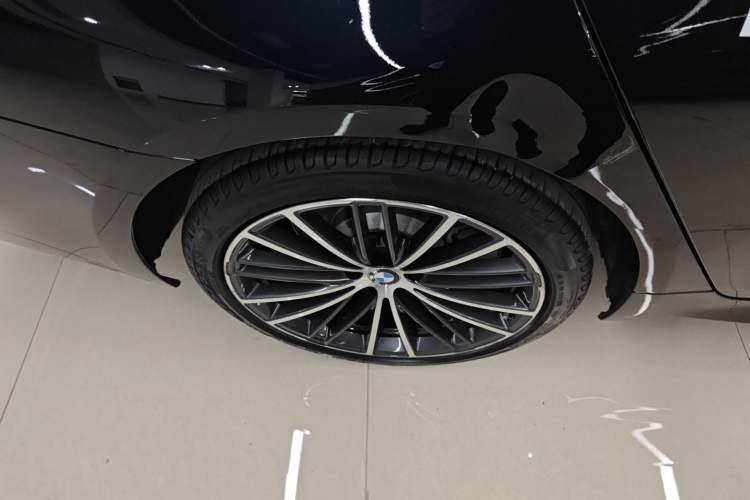 Used BMW 5 Series 2022 Second Facelift 530Li Leading Edition M Sport Package
