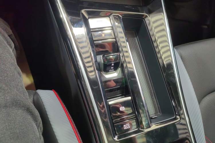 Used Volkswagen Lamando 2024 Lavida L 280TSI DSG Cool & Spicy Edition
