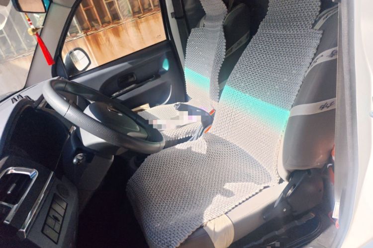 Used Jinbei Hiace X30 2021 1.5L Comfort Plus Central Air-Conditioned Van China VI Standard SWC15M Left Front Seat