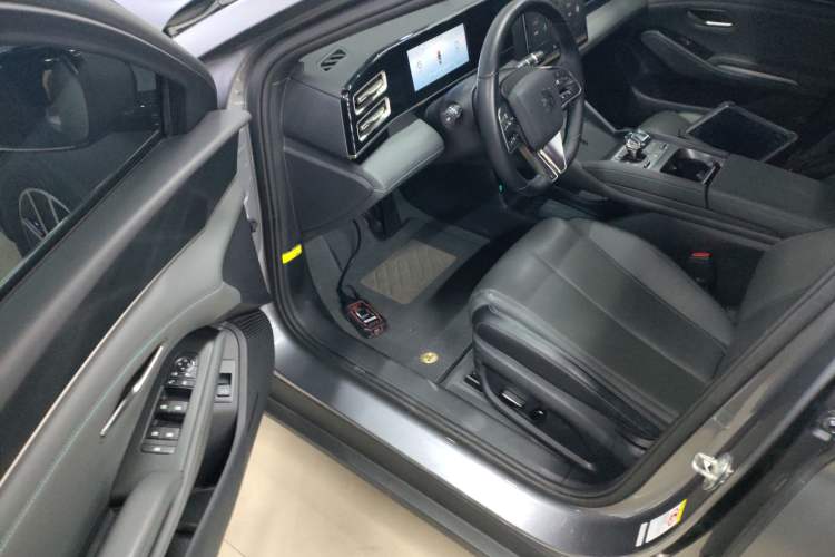 Used BYD Qin L 2024 DM-i 80KM Beyond Model
