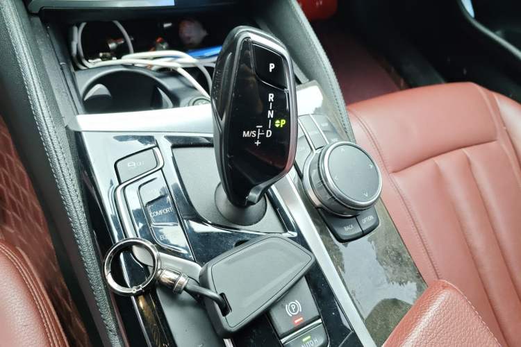 Used BMW 5 Series 2018 Restyled 530Li Leading Edition M Sport Package Gear Lever