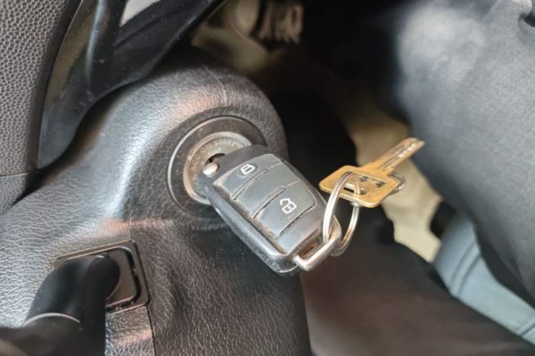 Used JAC Group Refine M2 2013 1.5L Manual Comfort Model 5 Seats
