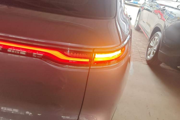 Used Wuling Xingyun 2023 2.0L DHT Flagship Edition Right Rear Taillight