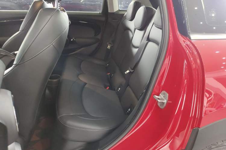 Used MINI MINI 2021 1.5T COOPER Classic Edition Five-Door Version
