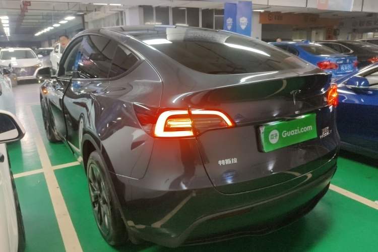 Used Tesla Model Y 2024 Long-Range All-Wheel-Drive Version