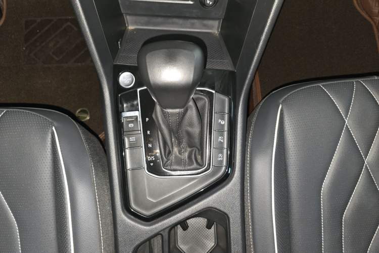 Used Volkswagen Tiguan L 2023 330TSI Automatic Two-Wheel Drive R-Line Enjoyment Edition