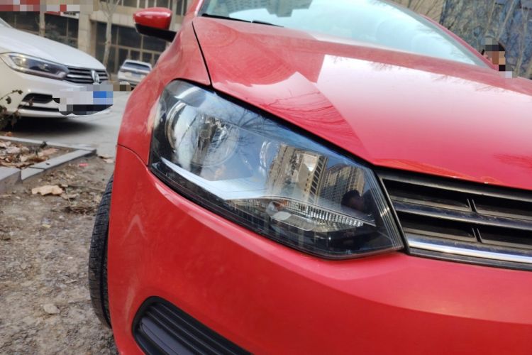Used Volkswagen Polo 2014 1.4L Manual Fashion Edition Right Front Headlight