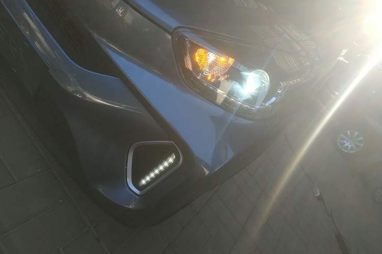 Used Chery QQ Little Ant 2021 200 000 Yuan "Ant Fan" Edition Energized Version NMC Lithium Battery 301 km Left Front Headlight