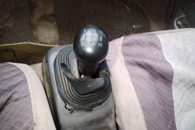 Used Victory V1 2014 1.0L Base Version Gear Lever