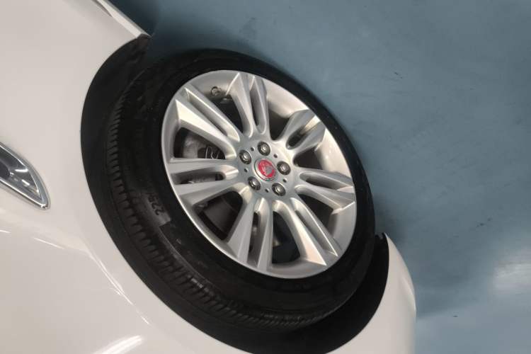 Used Jaguar XEL 2019 2.0T 200 PS Deluxe Edition
